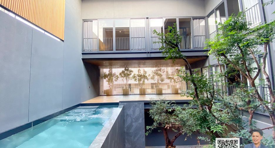 For sale 5 bedrooms house in Suan Luang, Bangkok