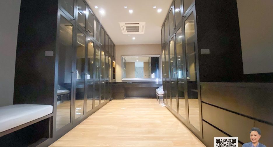 For sale 5 bedrooms house in Suan Luang, Bangkok
