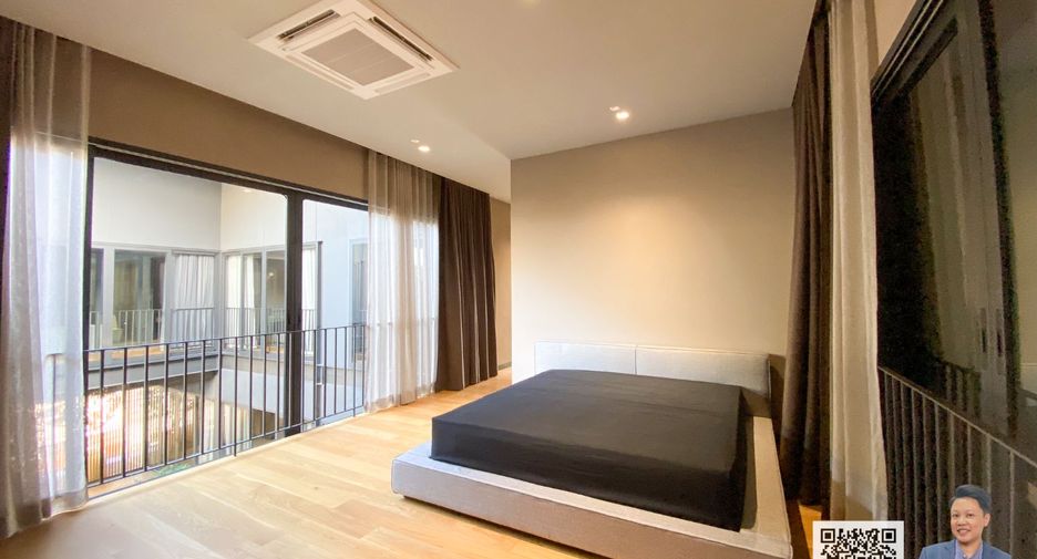 For sale 5 bedrooms house in Suan Luang, Bangkok