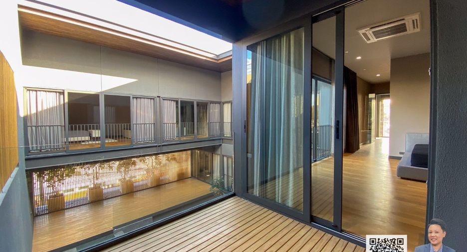 For sale 5 bedrooms house in Suan Luang, Bangkok