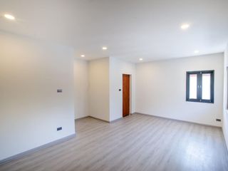 For sale 5 bedrooms house in San Kamphaeng, Chiang Mai