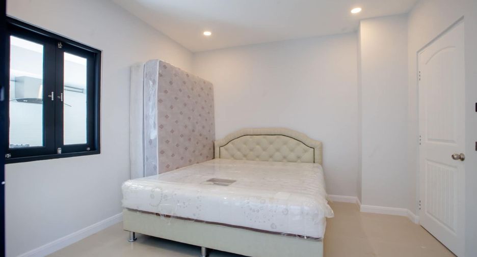 For sale 5 bedrooms house in San Kamphaeng, Chiang Mai