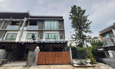 For sale 3 Beds townhouse in Lat Phrao, Bangkok