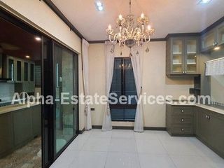 For sale 3 bed townhouse in Lat Phrao, Bangkok