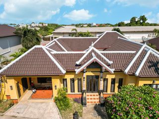 Haus zur Miete mit 4 Zimmer in Bang Lamung, Chonburi