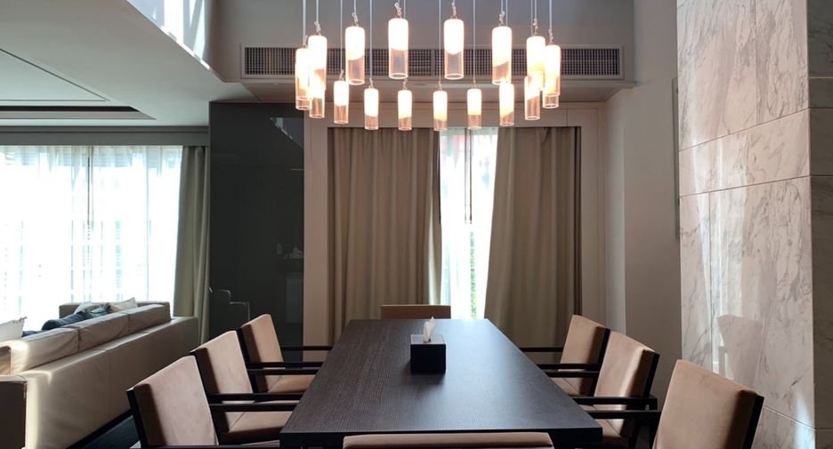 For rent 3 bedrooms condo in Khlong Toei, Bangkok