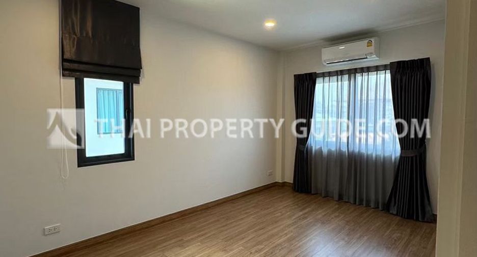 Haus zur Miete mit 4 Zimmer in Don Mueang, Bangkok