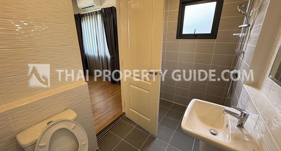 Haus zur Miete mit 4 Zimmer in Don Mueang, Bangkok
