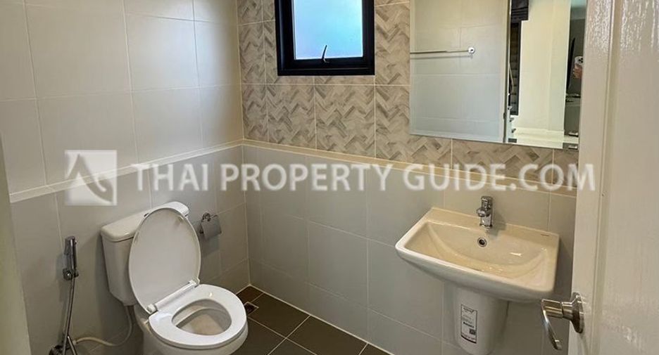 Haus zur Miete mit 4 Zimmer in Don Mueang, Bangkok