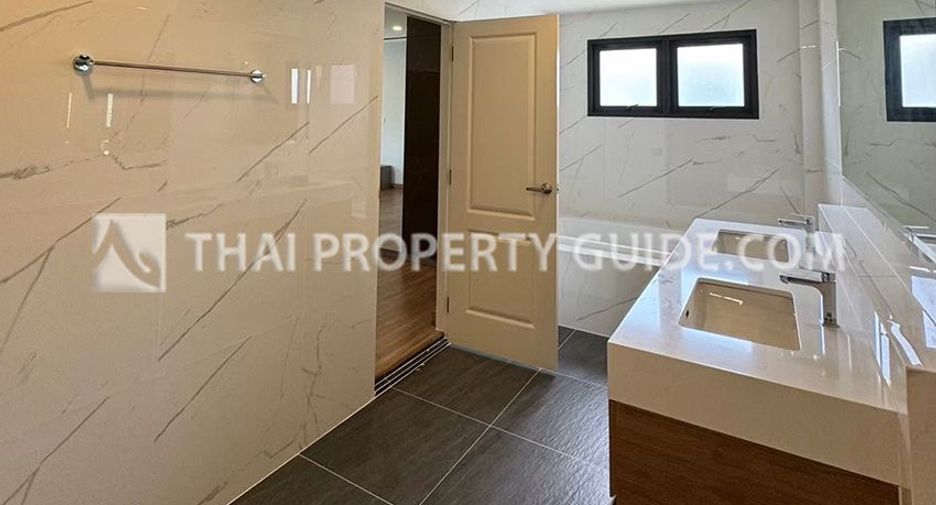 Haus zur Miete mit 4 Zimmer in Don Mueang, Bangkok
