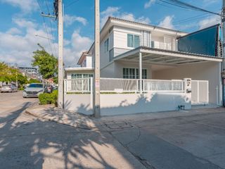 For rent 3 bed townhouse in East Pattaya, Pattaya
