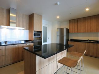 For rent 3 bed serviced apartment in Watthana, Bangkok