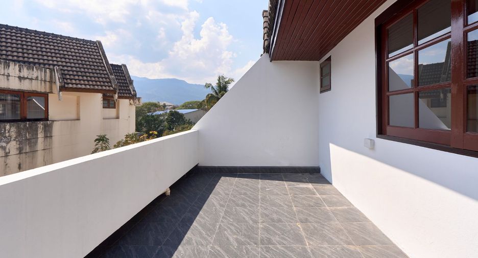 Casa adosada en venta de 4 habitaciones en Mae Rim, Chiang Mai