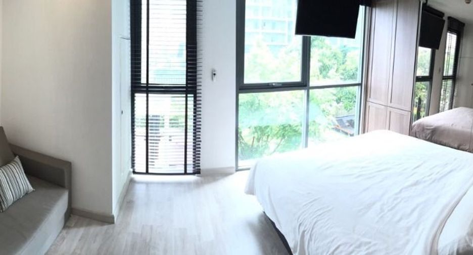 For rent 1 bed condo in Phra Khanong, Bangkok