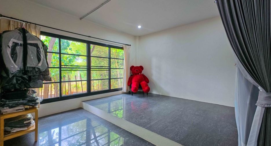 Gewerbefläche zum Kauf mit 2 Zimmer in Pak Chong, Nakhon Ratchasima