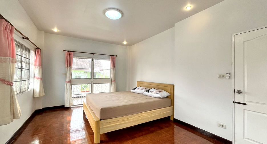 For rent 3 bedrooms house in Mueang Chiang Mai, Chiang Mai