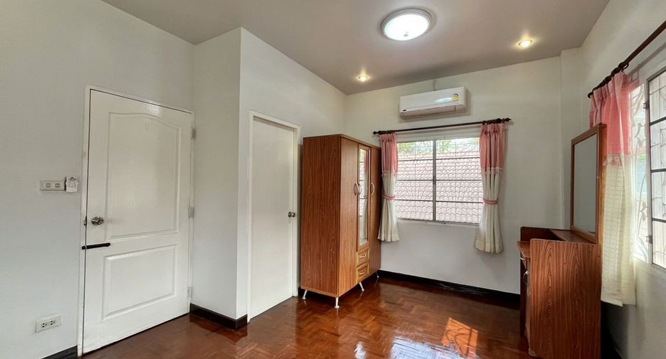 For rent 3 bedrooms house in Mueang Chiang Mai, Chiang Mai