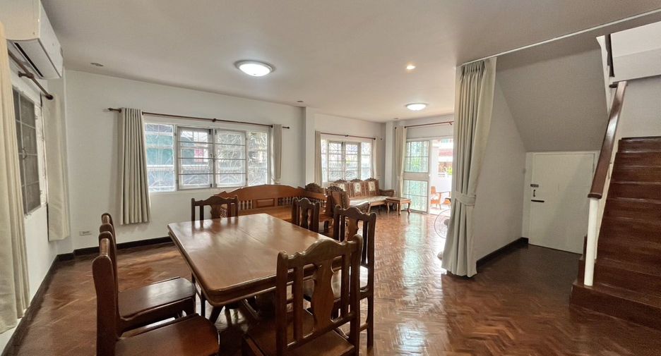 For rent 3 bedrooms house in Mueang Chiang Mai, Chiang Mai