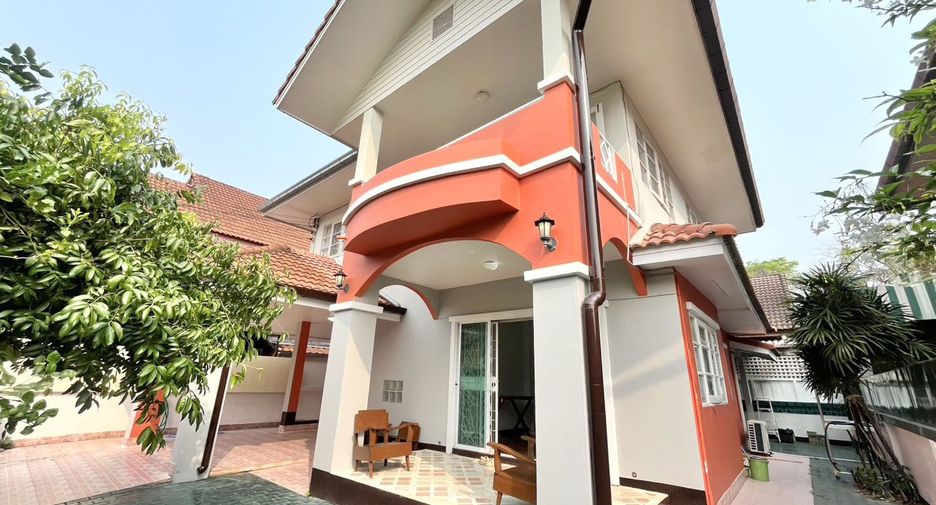 For rent 3 bedrooms house in Mueang Chiang Mai, Chiang Mai
