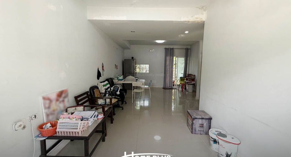 For rent and for sale 3 bedrooms townhouse in Khlong Sam Wa, Bangkok