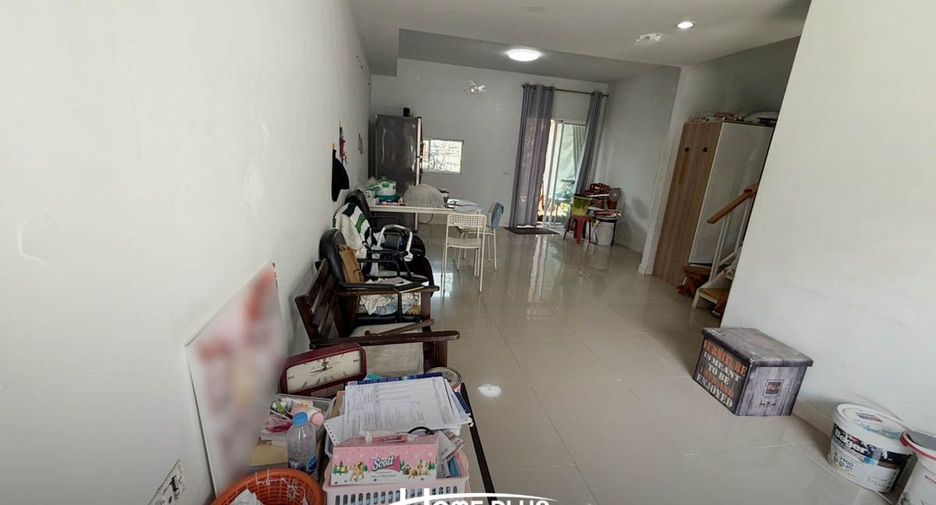 For rent and for sale 3 bedrooms townhouse in Khlong Sam Wa, Bangkok