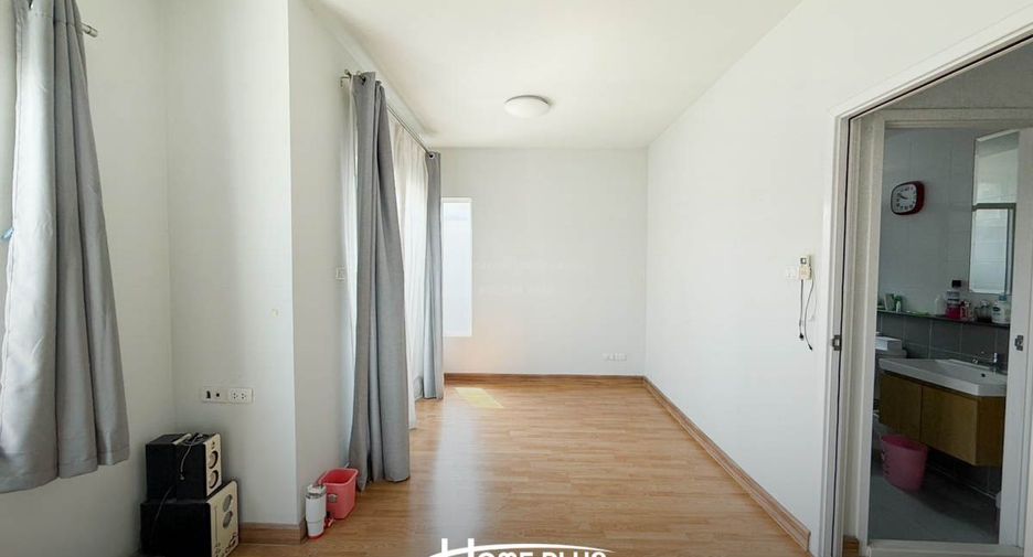 For rent and for sale 3 bedrooms townhouse in Khlong Sam Wa, Bangkok