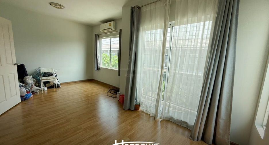 For rent and for sale 3 bedrooms townhouse in Khlong Sam Wa, Bangkok