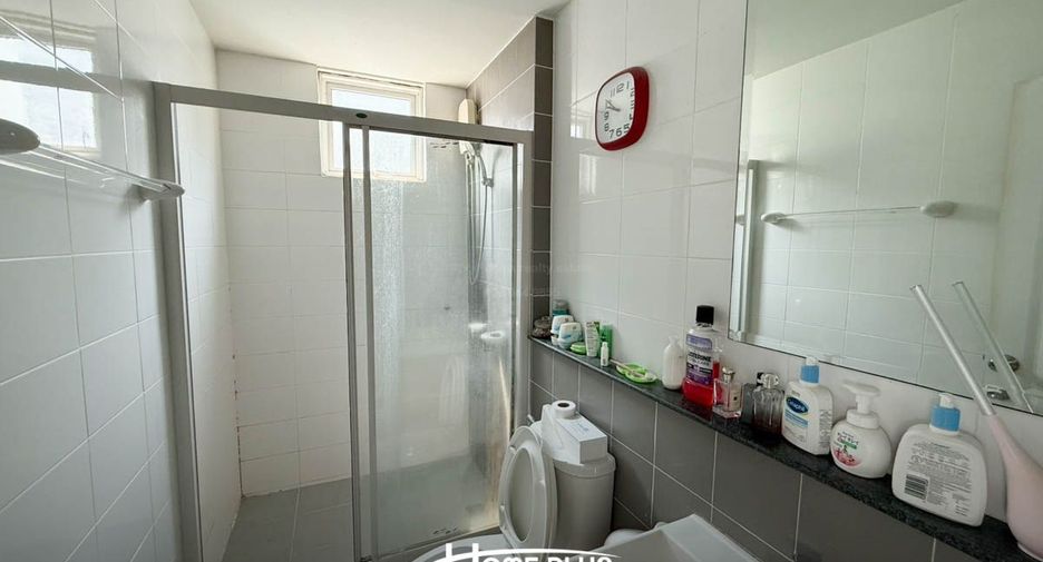 For rent and for sale 3 bedrooms townhouse in Khlong Sam Wa, Bangkok