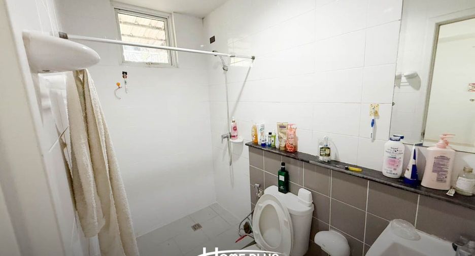 For rent and for sale 3 bedrooms townhouse in Khlong Sam Wa, Bangkok