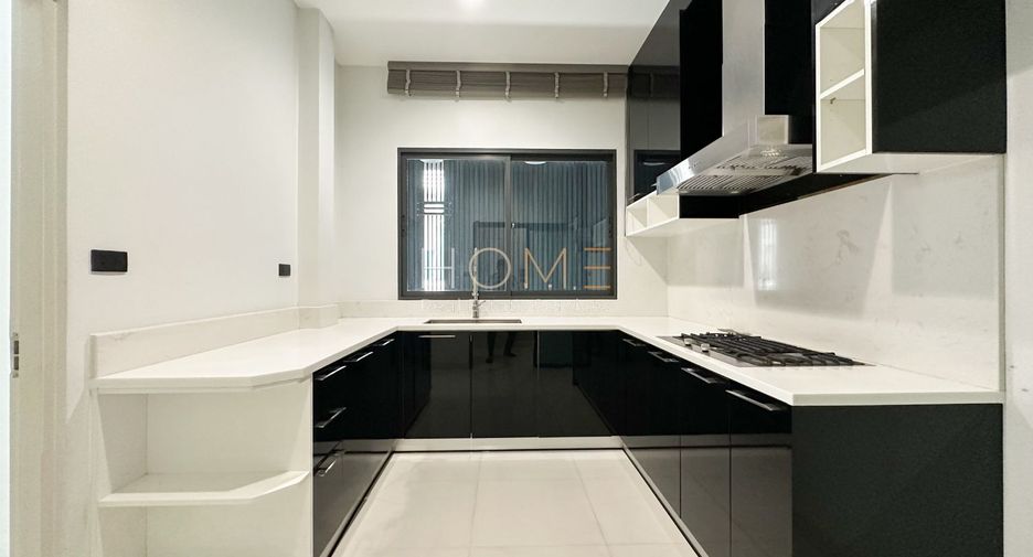 For sale 4 bedrooms house in Phasi Charoen, Bangkok
