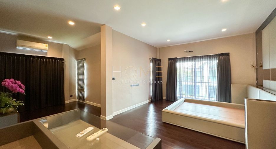 For sale 4 bedrooms house in Phasi Charoen, Bangkok