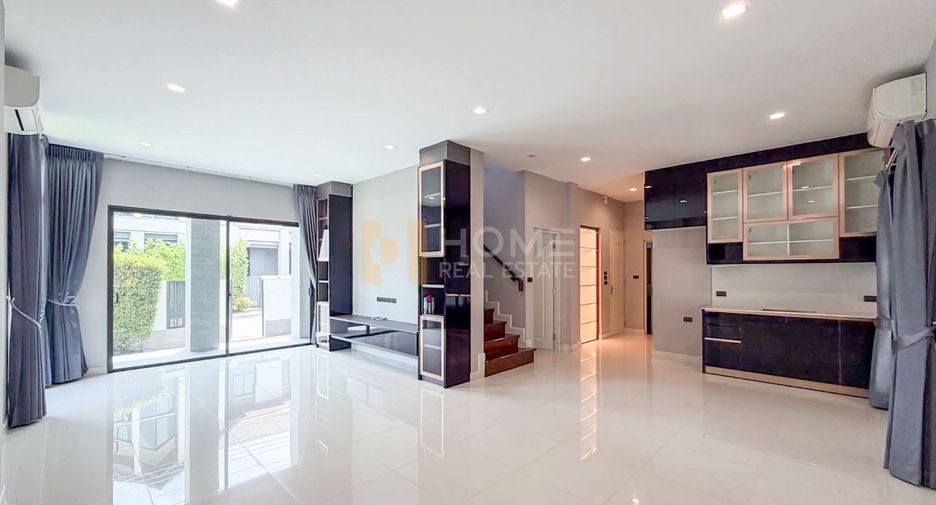 Haus zum Kauf mit 4 Zimmer in Phasi Charoen, Bangkok