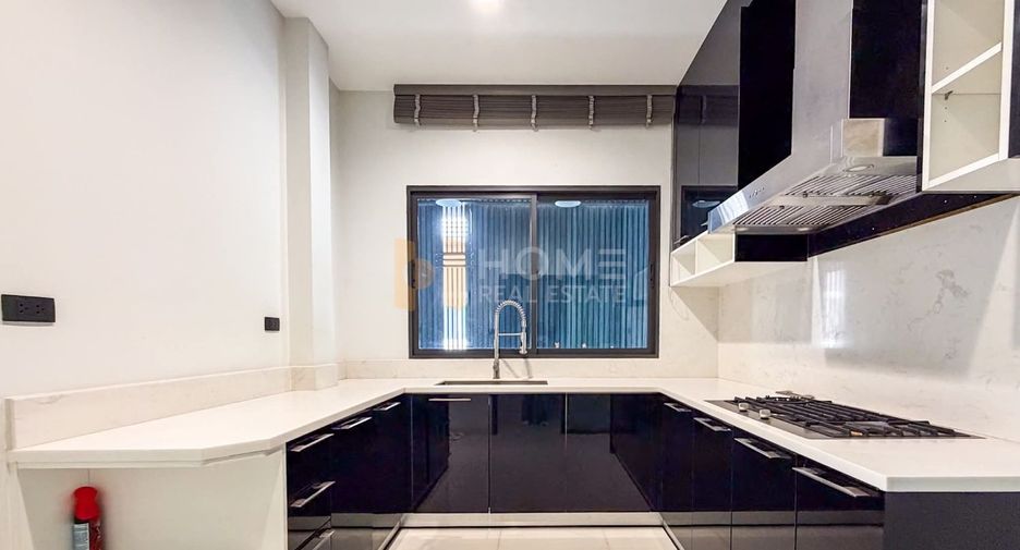 Haus zum Kauf mit 4 Zimmer in Phasi Charoen, Bangkok