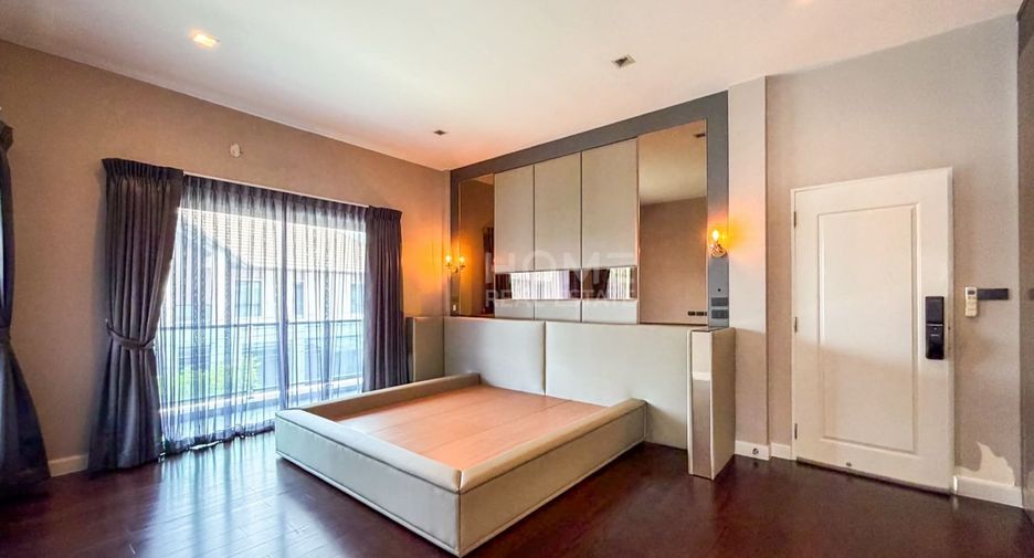 Haus zum Kauf mit 4 Zimmer in Phasi Charoen, Bangkok