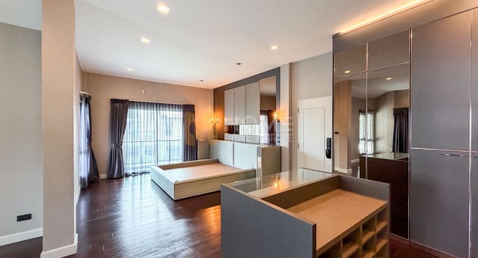 Haus zum Kauf mit 4 Zimmer in Phasi Charoen, Bangkok