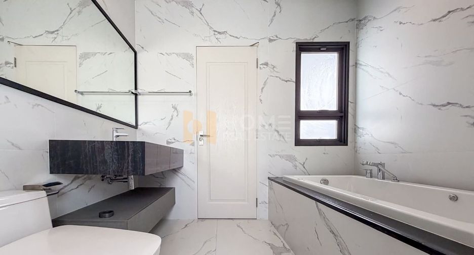 Haus zum Kauf mit 4 Zimmer in Phasi Charoen, Bangkok