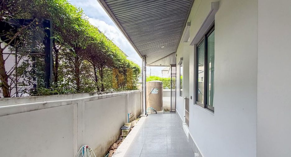 Haus zum Kauf mit 4 Zimmer in Phasi Charoen, Bangkok