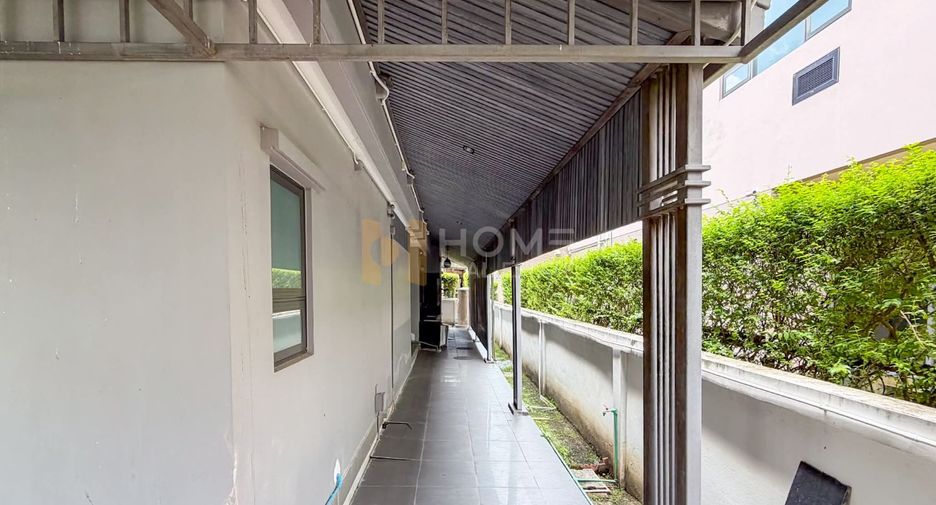 Haus zum Kauf mit 4 Zimmer in Phasi Charoen, Bangkok