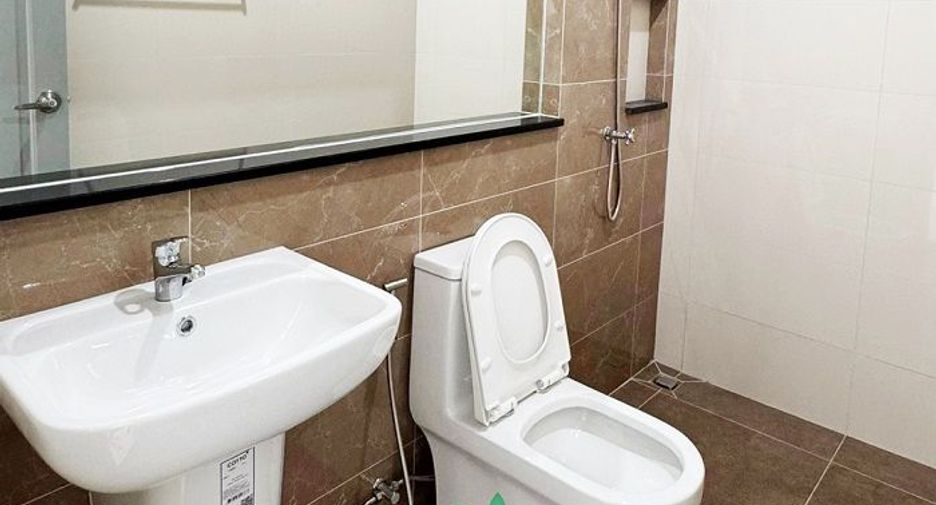 For sale 4 bedrooms retail Space in Nong Khaem, Bangkok