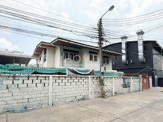 Продажа 3 спальни дом в Чатучак, Бангкок