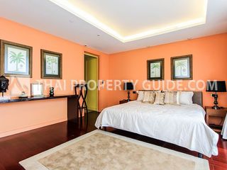 For rent 3 Beds condo in Phaya Thai, Bangkok