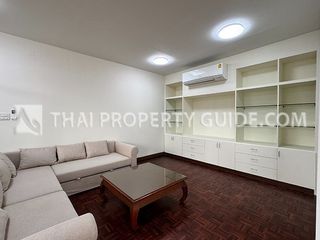 For rent 3 bedrooms house in Phaya Thai, Bangkok