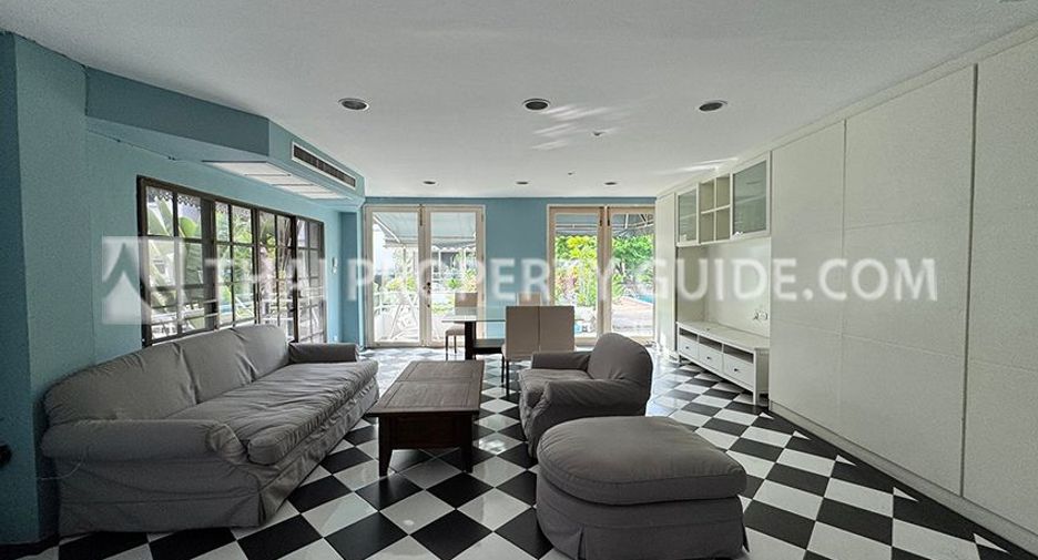 For rent 5 ベッドルーム townhouse in Bang Khen, Bangkok