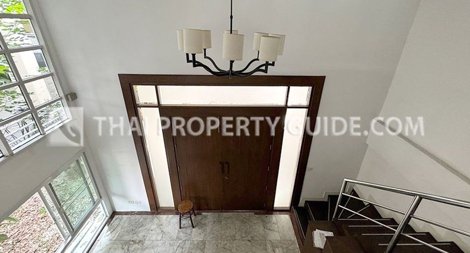 For rent 5 ベッドルーム townhouse in Bang Khen, Bangkok