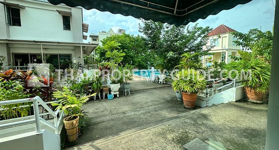 For rent 5 ベッドルーム townhouse in Bang Khen, Bangkok