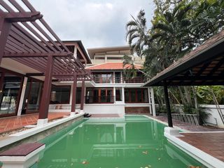 For rent 4 bed villa in Khlong Toei, Bangkok