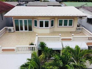 For sale 6 Beds house in Chatuchak, Bangkok