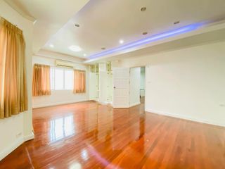 For sale 6 Beds house in Chatuchak, Bangkok
