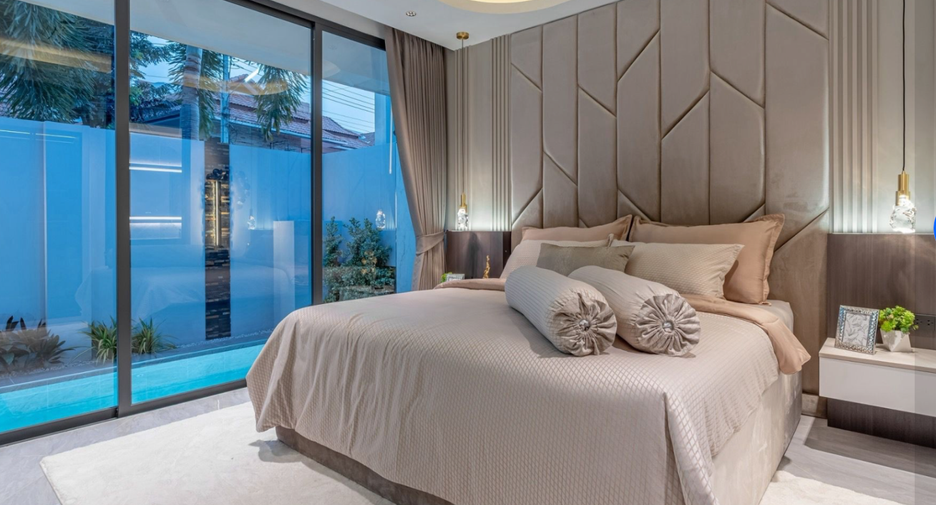 For sale 4 bedrooms villa in Bang Lamung, Chonburi