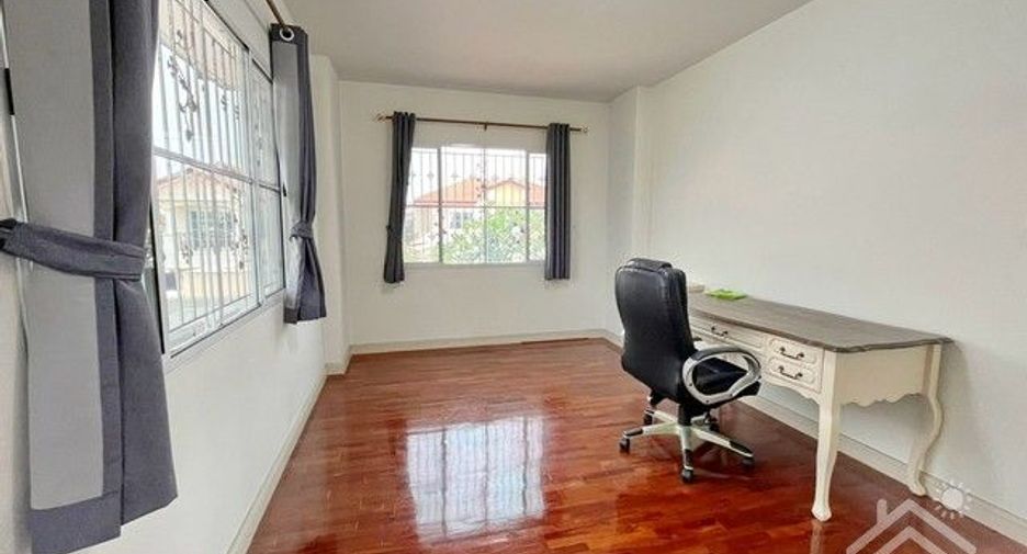 For rent 3 bedrooms house in Mueang Chon Buri, Chonburi